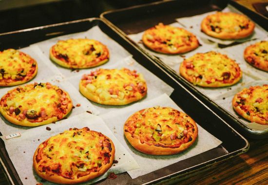 Make Your Own Mushroom Pizza